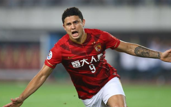 广州恒大vs天津泰达（26-1！恒大再送泰达1耻辱纪录，1498天完成疯狂9连杀）