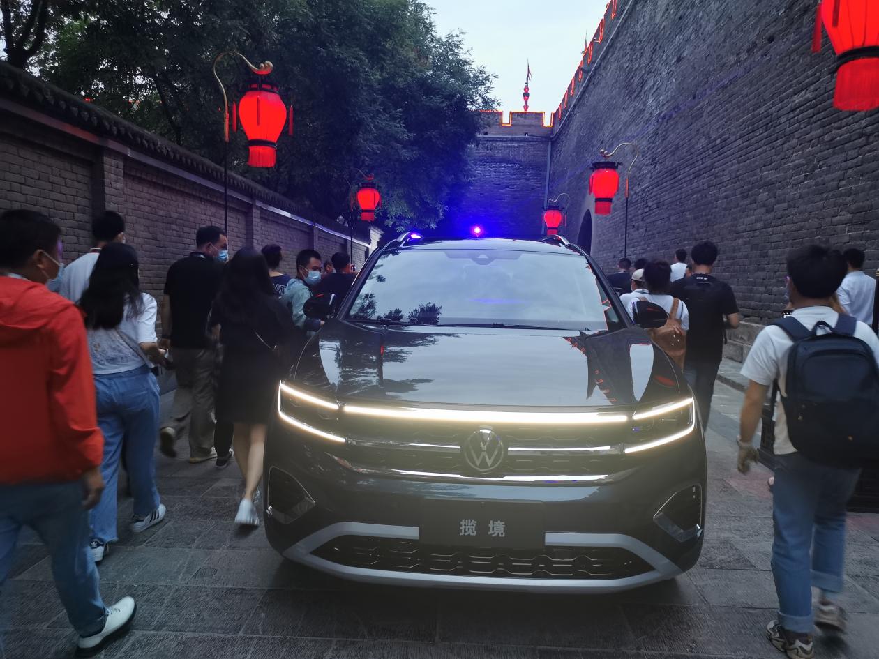 一汽-大众大型旗舰SUV揽境上市，6/7座可选，宜商宜家售29.99万起