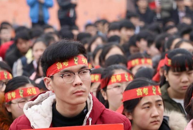 高考前模拟测试没考过400分，本科就无望？听听资深班主任怎么说