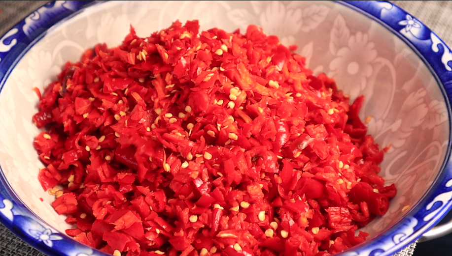 黄豆辣酱怎么做才好吃？分享我家的“独家秘方”，夹馍拌面真解馋