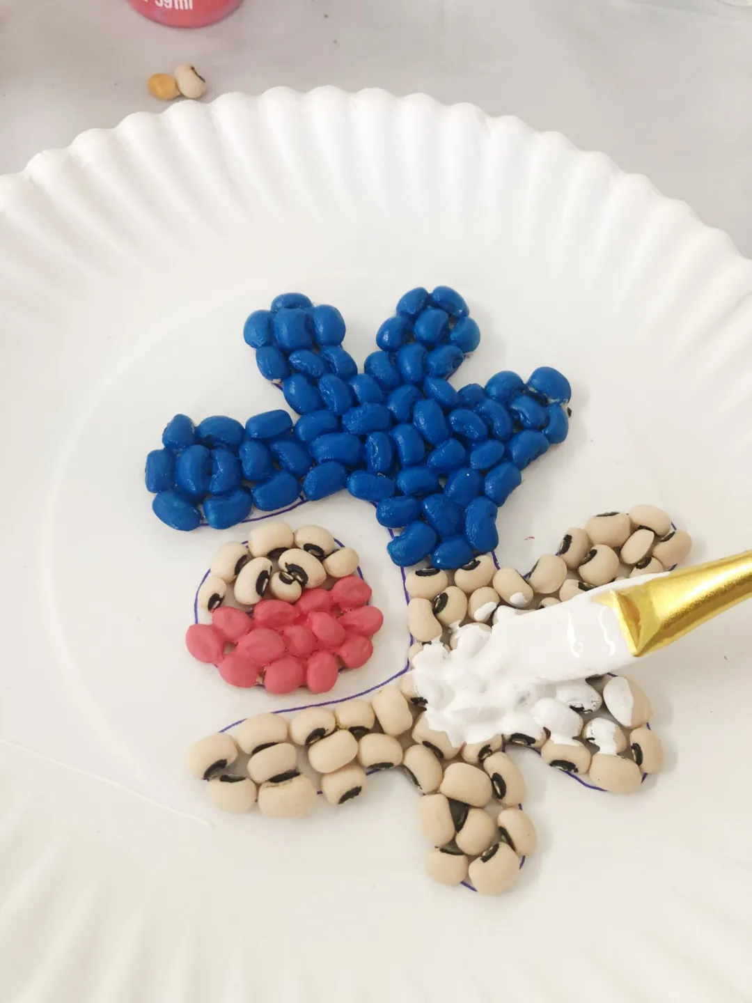 给老师送礼是学期末还是开学（教师节收礼物规定）