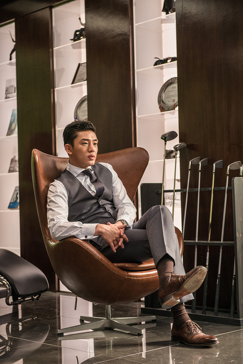 《大人物》原版韩国电影《老手》,残暴不仁的财阀,有多猖狂