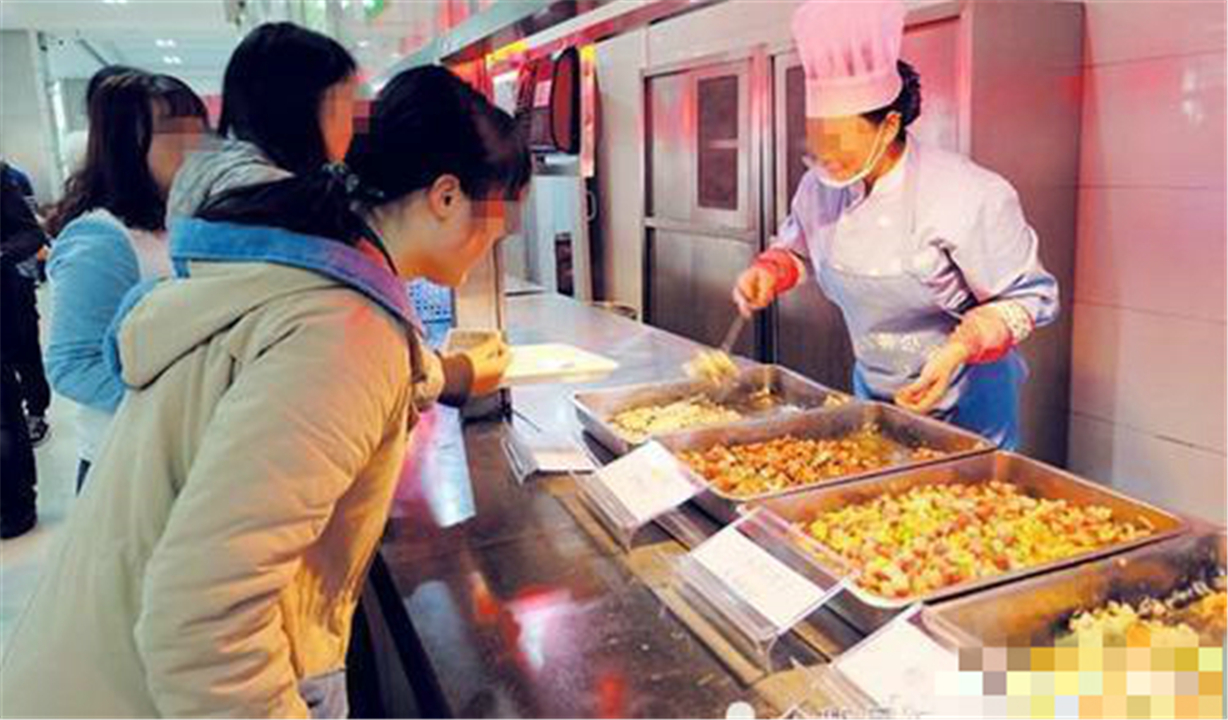 孩子上大学该给多少生活费？看完这张等级表，父母心里有数