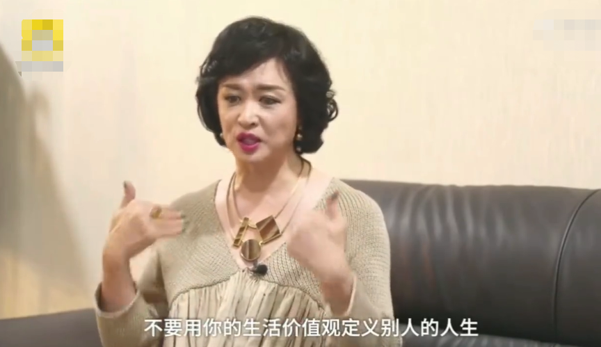 力破不和传闻！金星谈杨丽萍被嘲无儿无女，公开声援要尊重杨丽萍