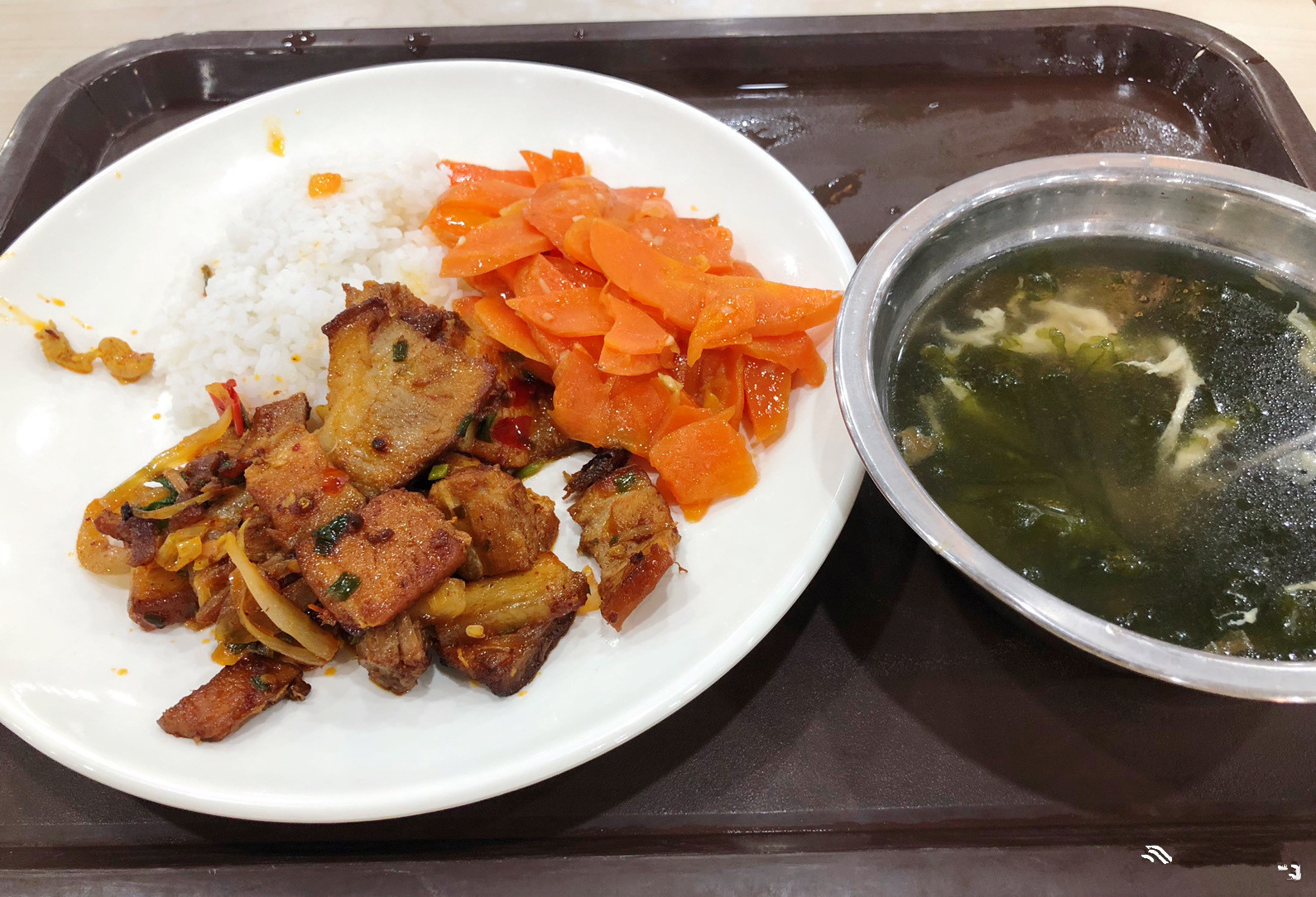 厦门大学食堂有多好？中式大厨做盘菜6元，米饭免费10年，值了