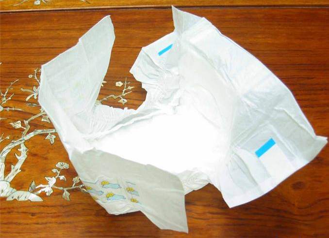 宝妈晒自制的"新款尿不湿",即好用又省钱,网友:先赚钱再生娃