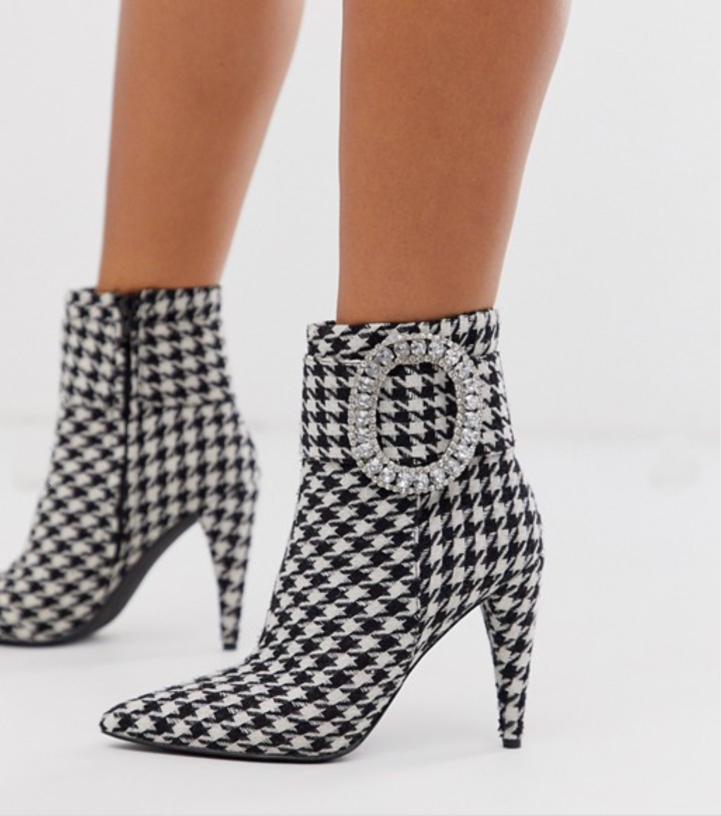 鞋面,鞋身,鞋跟,不同设计重点的裸靴,你爱哪一款?