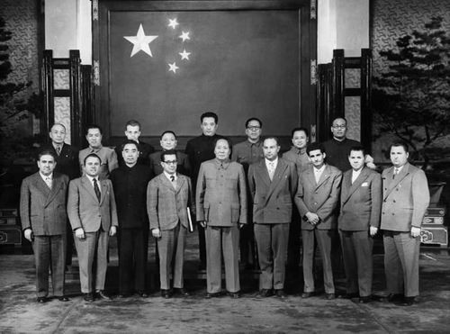 1959年选国家主席，中央最先考虑朱德，谁的一封信改谁提刘少奇？