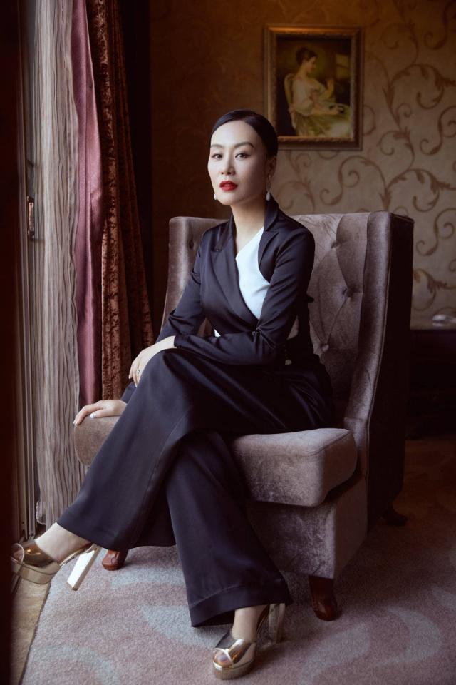 邬君梅演过外国电影(实力演员邬君梅:一部电影拿下9个奥斯卡大奖,远嫁