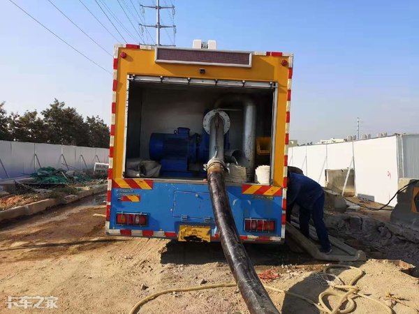 有内涝就有抽水车，东风天锦抢险工程车，排涝这块儿拿捏的死死的