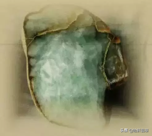 翡翠原石颜色等级和图片(翡翠原石的“山水”之分，也是价值的分水岭)