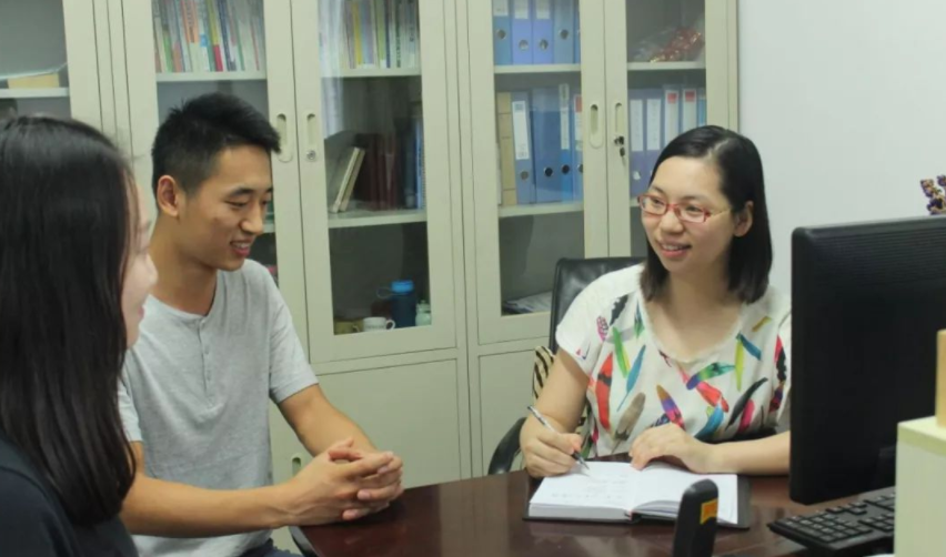 大学室友不肯均摊饮水机费用，我自掏腰包独自使用，却被同学孤立