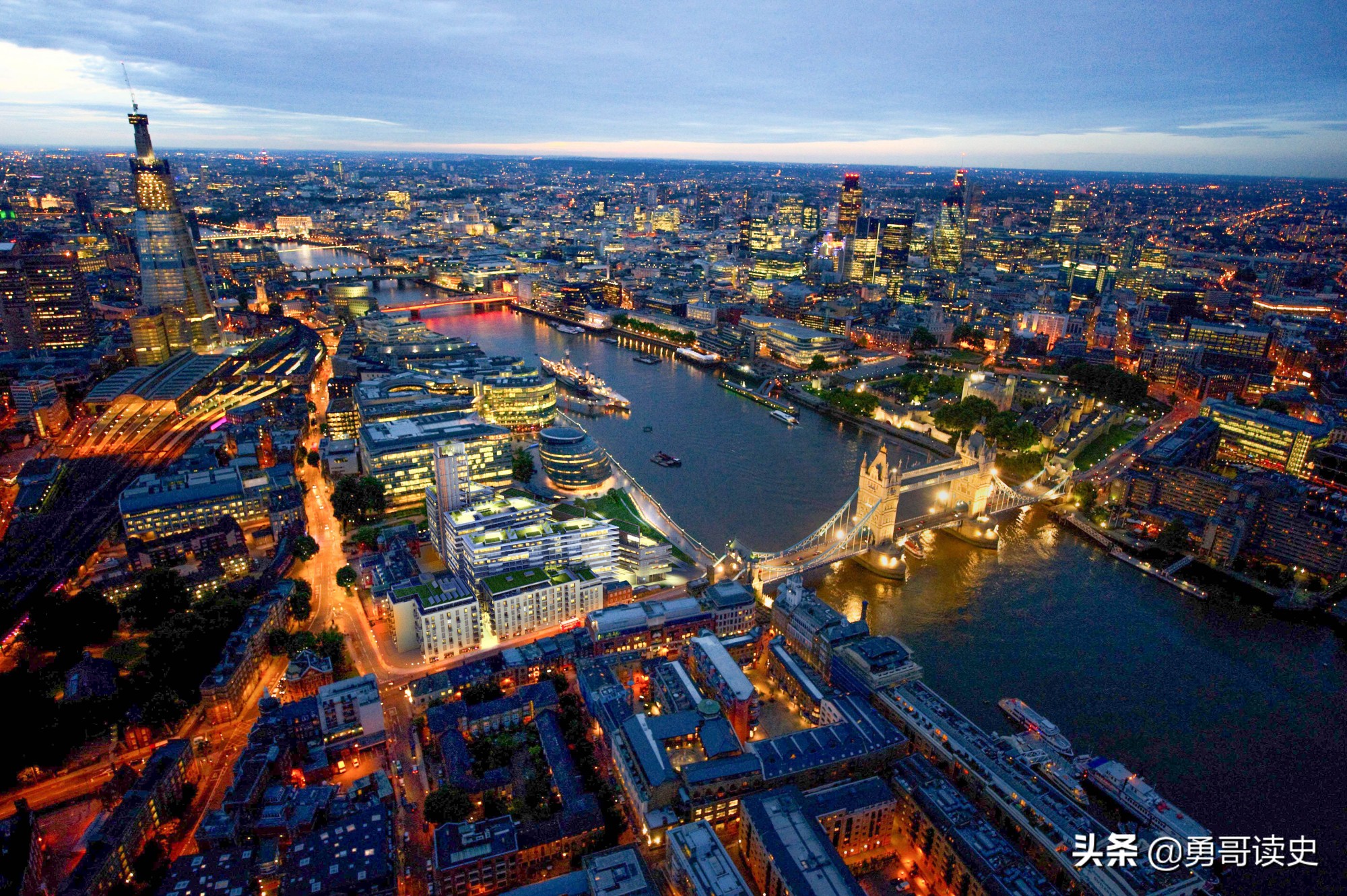 ",意大利威尼斯被称为"水城",英国伦敦被称为"雾都"……在这些外号里