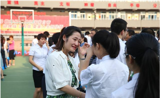 取消“中考分流”呼声高涨，家长直言不应过早分流，教育部回应了