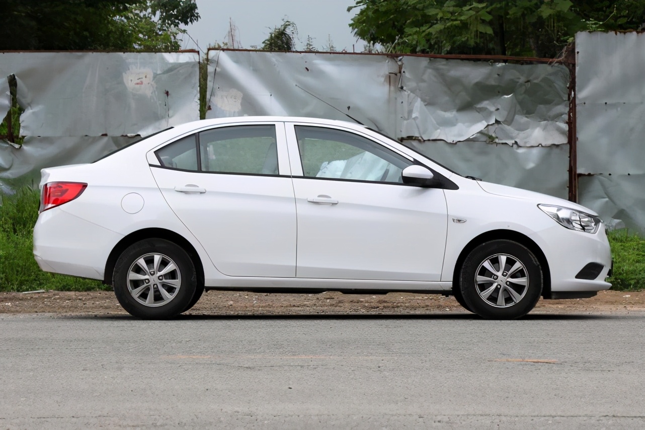 雪佛兰赛欧3放手一搏,5.1升油耗,比polo实用,还看啥飞度