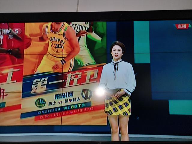 腾讯nba直播吧官网(现在的体育比赛直播，演播室你不配一个美女主播都不好意思说直播)