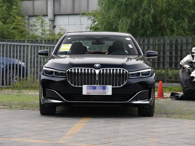 驾驭740Li，尽享豪华与性能的完美融合