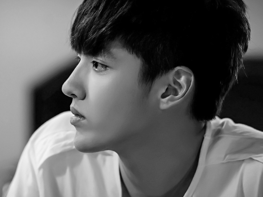 探析吴亦凡原生家庭(吴亦凡彻底堕深渊,背后原生家庭曝光:原来,一切皆