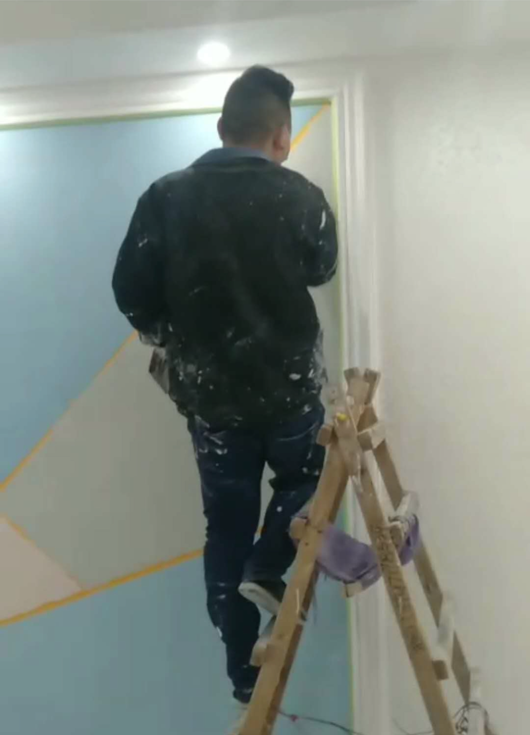 装修女老板今年目标：让十几个员工吃饱饭，重启从减肥穿旗袍开始