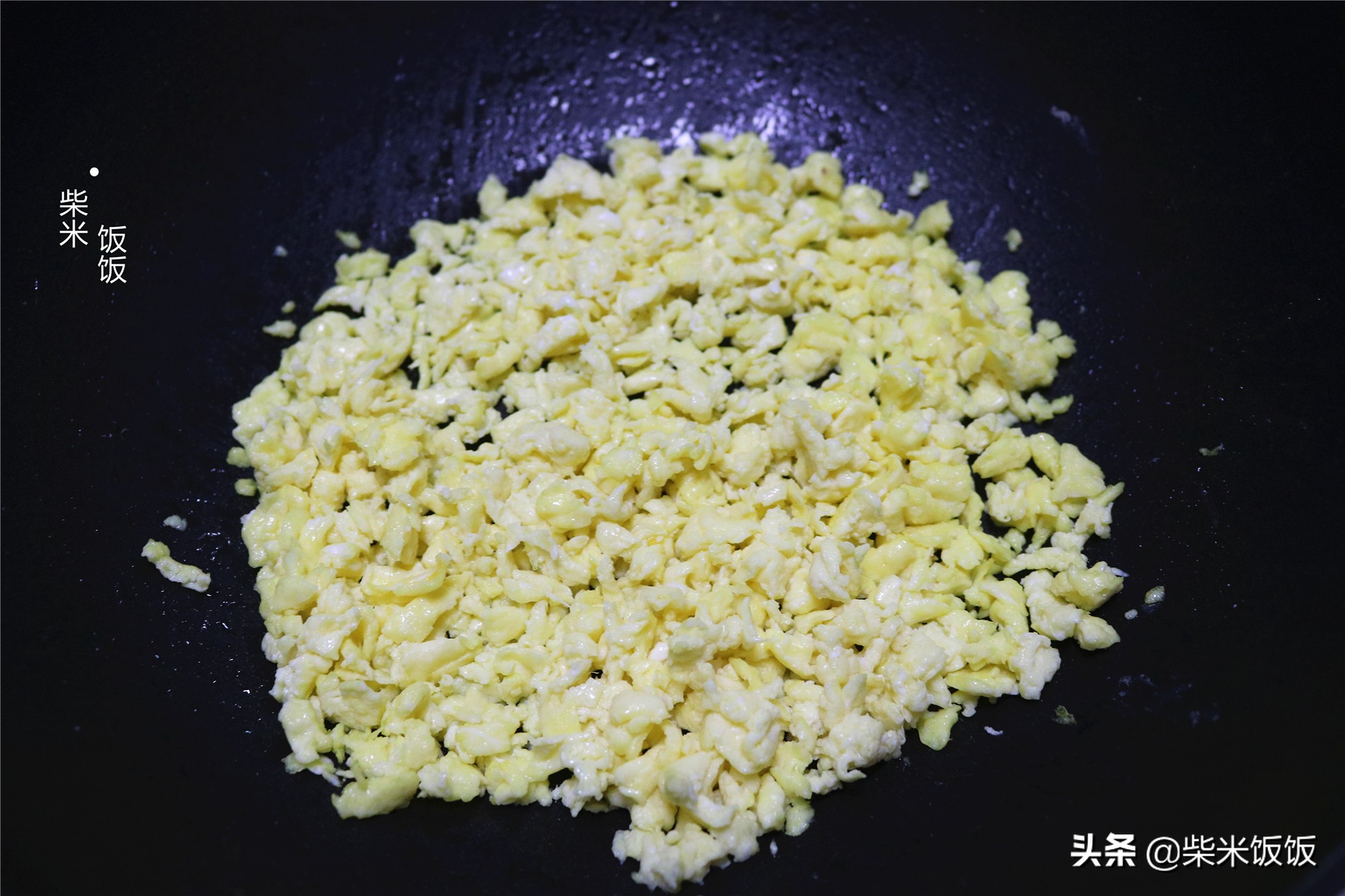 韭菜盒子这样做，柔软筋道不破皮，鲜香又多汁，太好吃了