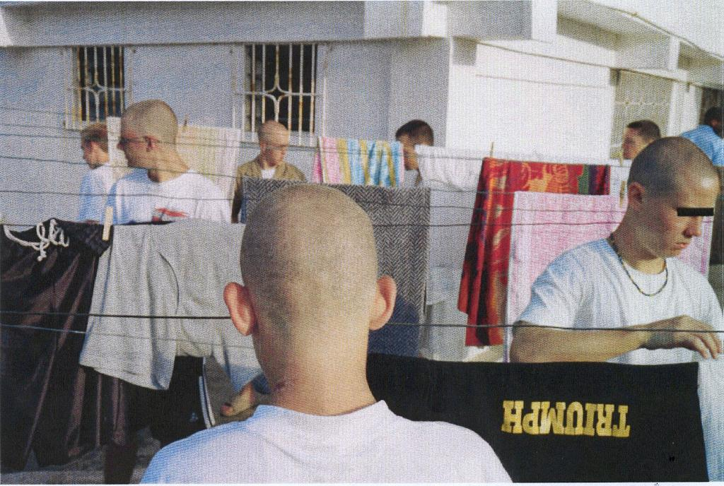 美国上万家长送娃进“集中营”受虐至死，只为治青春期叛逆？