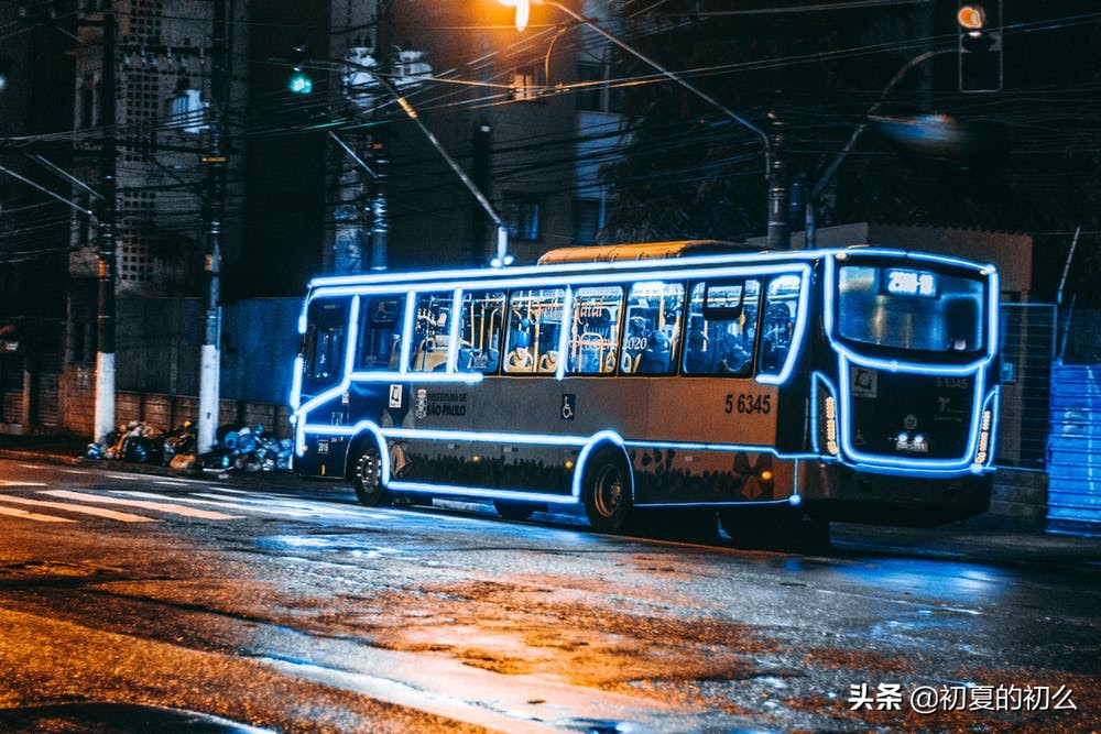深夜失眠时的心情独白：那些说不出口的伤感与孤独