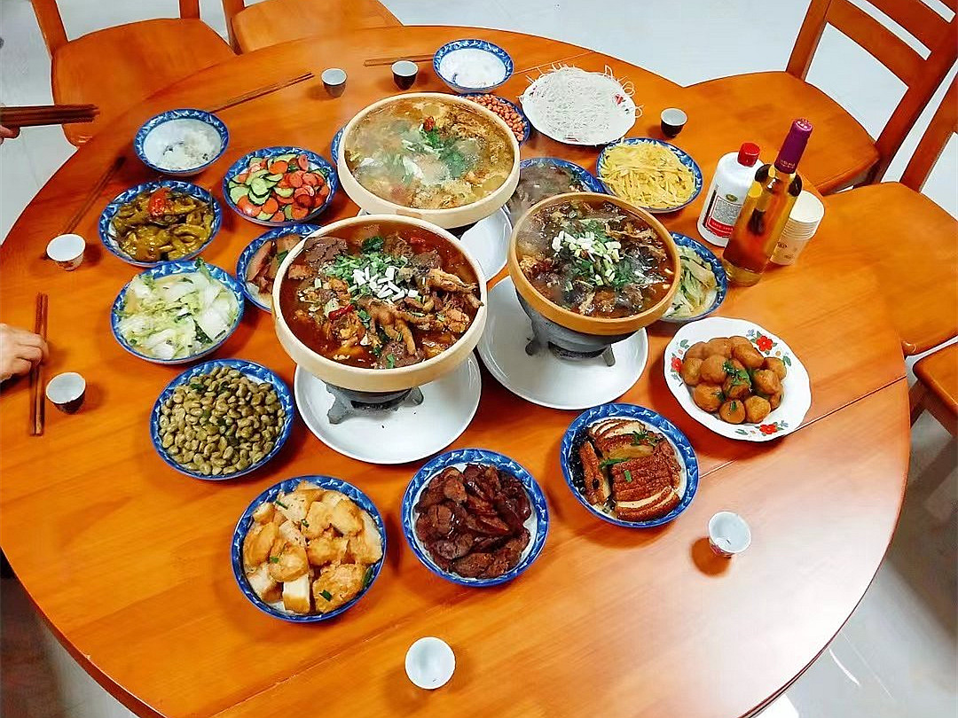 12个地方晒的年夜饭收集好了,远洋货船上的真是简单,开眼界了