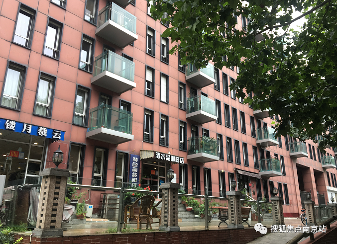 南京河西豪宅底商陷入“关门魔咒”?