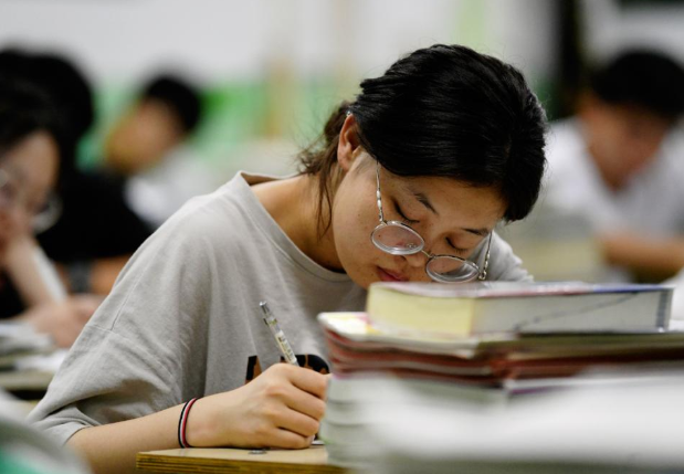 高考成绩和模拟成绩，实际相差多少分？听听学霸怎么说