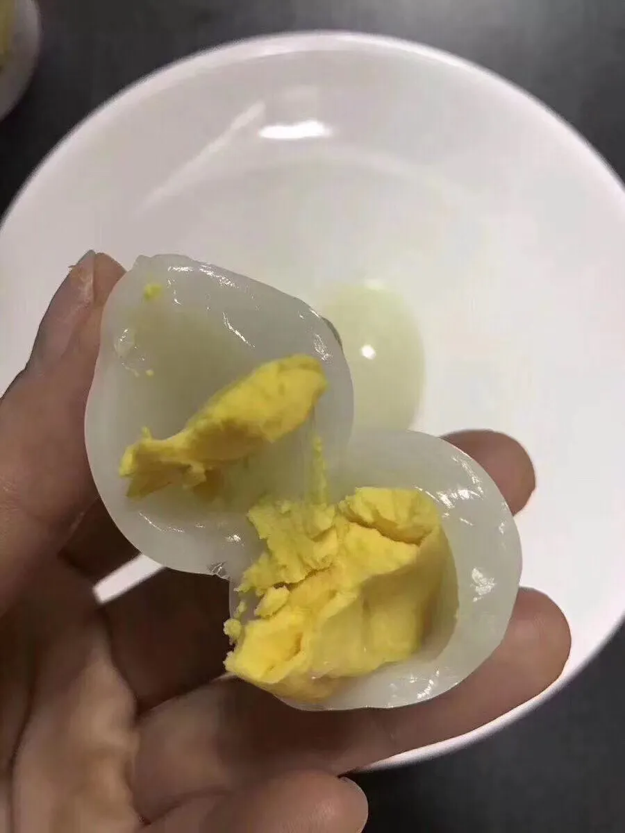 做法一:水蒸鸽子蛋(宝宝辅食鸽子蛋膏)制作原料:鸽子蛋2个,水/果汁13