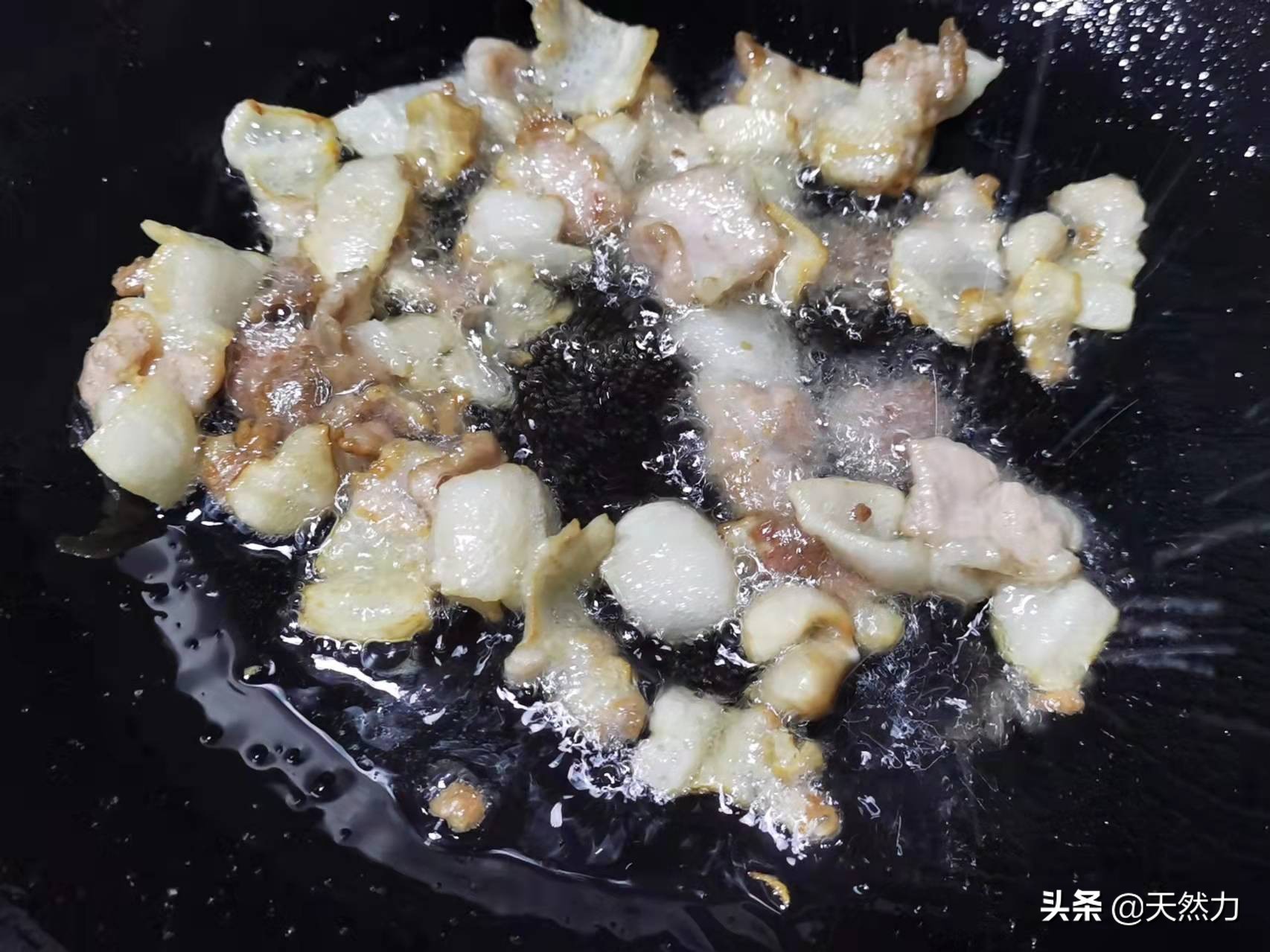 炝炒手撕包菜的做法（手撕包菜详细的做法技巧）