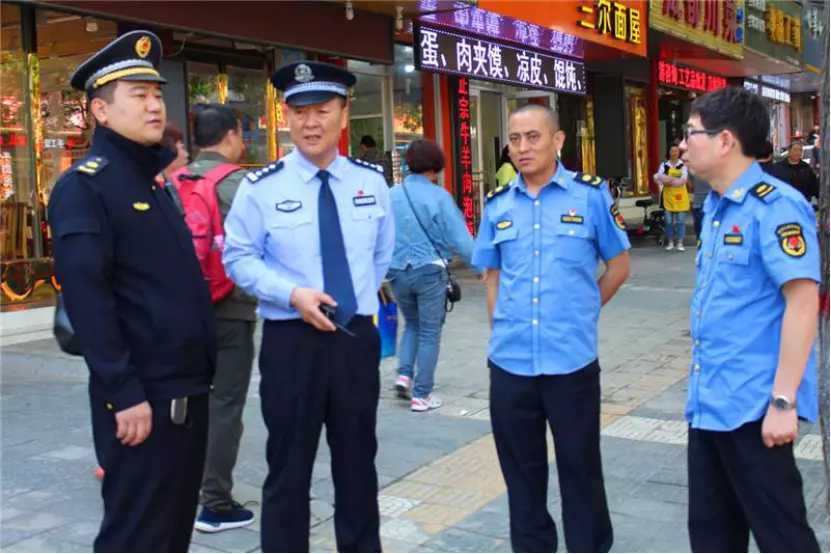 城管工资不到3000，为什么却有很多年轻人抢着应聘？