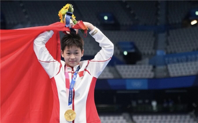 全红婵家橙子熟了！果子烂在地上，哥哥心疼想哭，网友想包场支持