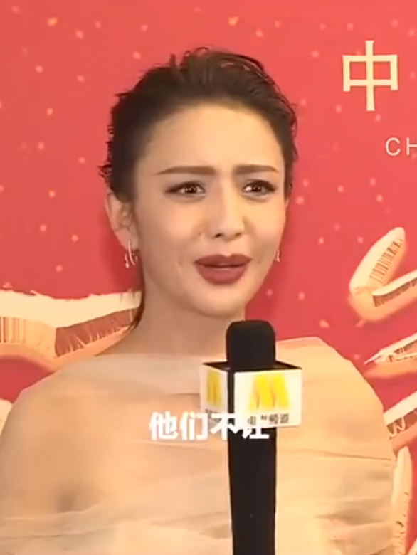 佟丽娅主持央视春晚是哪一年？佟丽娅官宣成为央视春晚主持人