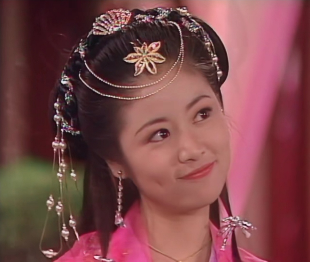 18位"眉心额饰"美人,谁的颜值造型最能击中你的审美