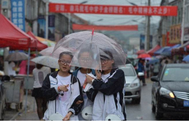 高考工厂翻车了？全校仅一名同学考上清华，考上985的也寥寥无几