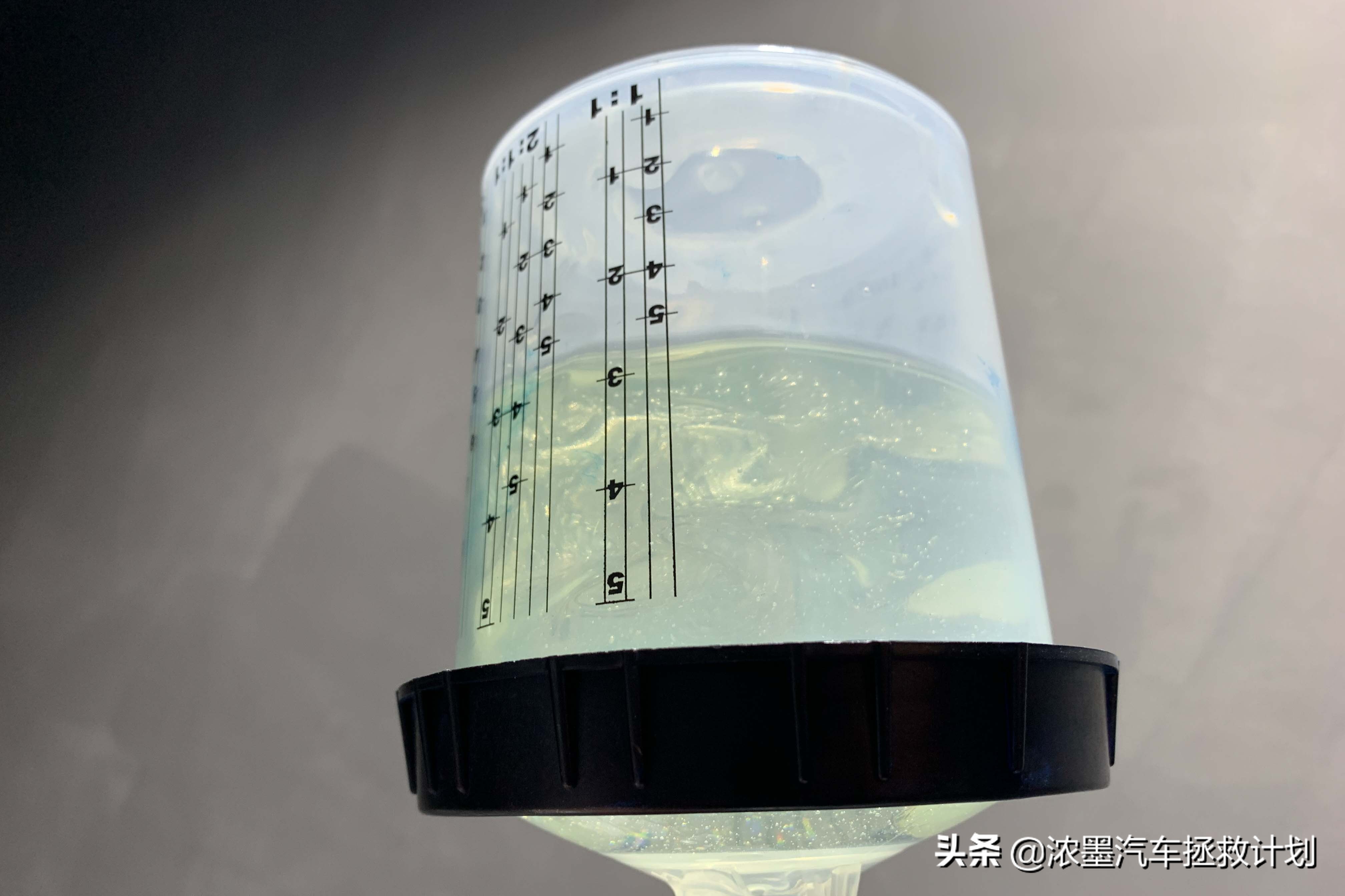 「璀璨明珠」修复整备一台破烂不堪的丰田皇冠，重新焕发盎然生机