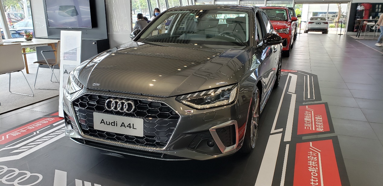 探访奥迪4S店，卖的更贵，反而人气更旺，新款A4L的外观成卖点