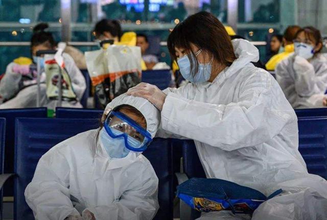 北大教授：为何骂“白岩松”崇拜权贵、崇洋媚外？是被儿子坑的吗