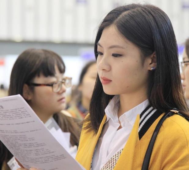 985、211大学毕业的研究生，月薪到底能拿多少？现实将为大家揭秘