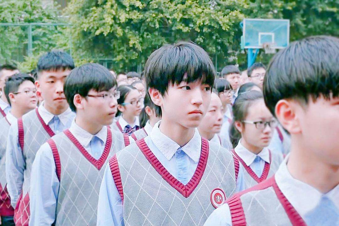 摇号结束,被重庆热门初中录取后,买不起的"校服"需提前了解