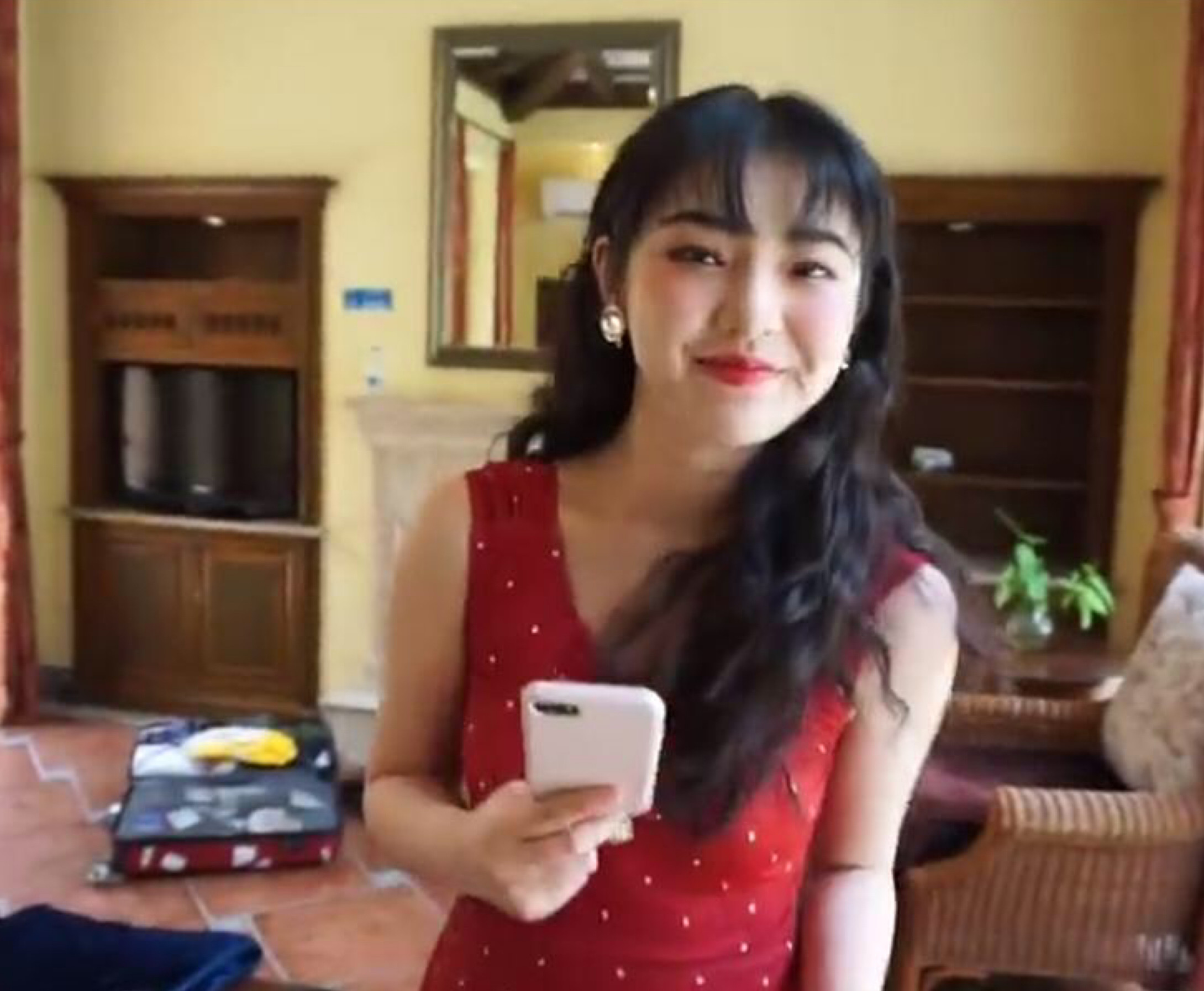 神颜美少女自称海淀范冰冰，出轨都说得这么硬气？半藏森林2.0吧