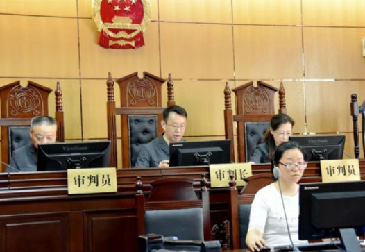 法学生毕业10年，才知道律师事务所和公务员的差距，你选对了吗