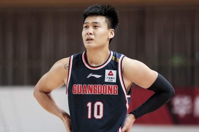 cba哪个球员穿美国的衣服（赵睿回应穿美国队队服，被国家队停赛2年：不会再犯任何低级错误）