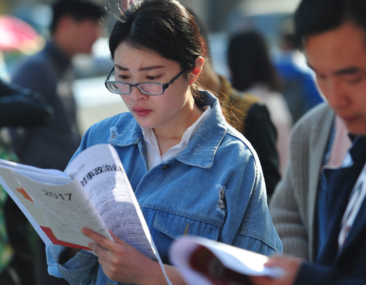 40年副科公务员晒退休金，看到实际薪资后，发现和想得有些不同