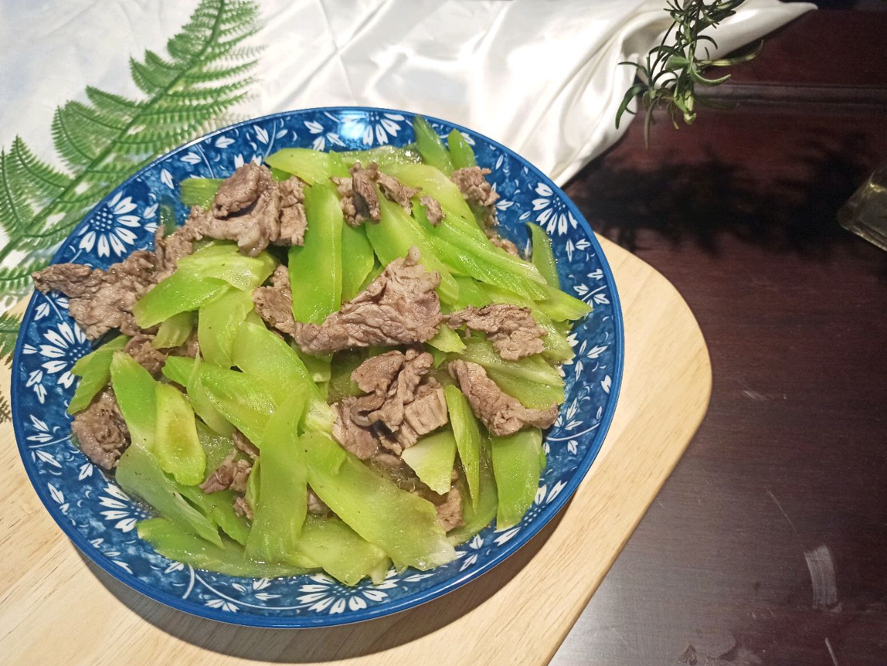 图片[5]-【莴笋烧牛腩】做法步骤图 解馋下饭超好吃 孩子们都抢着吃-起舞食谱网