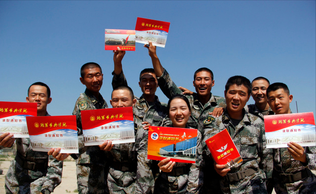 2021年大学生当兵，2条入伍途径，4条发展方向和3大保障，望周知