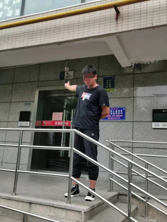 河南一女子遭合租男“暗算”：偷拍裸照和洗澡视频，还被威胁去开房