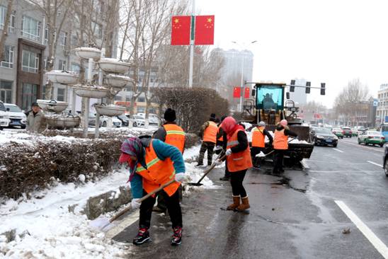 齐心协力应对雨雪寒潮天气，榆树市多举措保障群众生活和城市安全运行