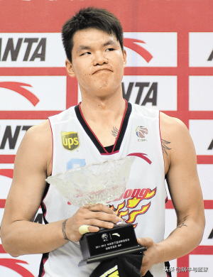 cba06年为什么没有mvp（少了一个！23年产生22个MVP奖杯，为何2006年没有？）